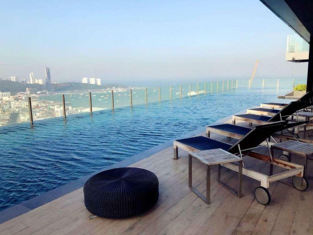 The Base Central Pattaya Seaview ภายนอก รูปภาพ